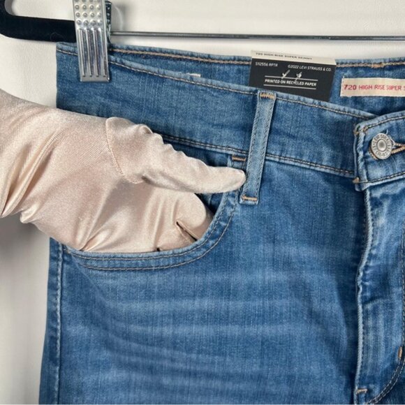 NWT LEVIS 720 HIGH-RISE SUPER SKINNY HYPERSTRETCH Jeans Raw Hem Size 30x30 - Picture 13 of 16